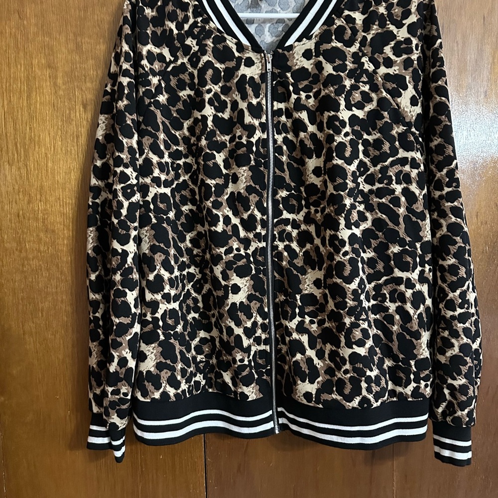 Brown and Black Bomber Jacket with Leopard Print and Ribbed Cuffs